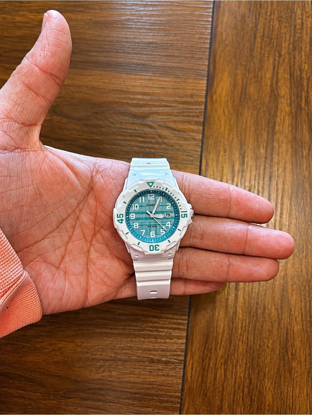 Casio LRW-200H White & Turquoise Analog Watch – Retro Y2K Style
